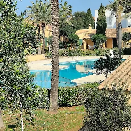 Avec Vue Sur Mer Et Piscine Tropicale *